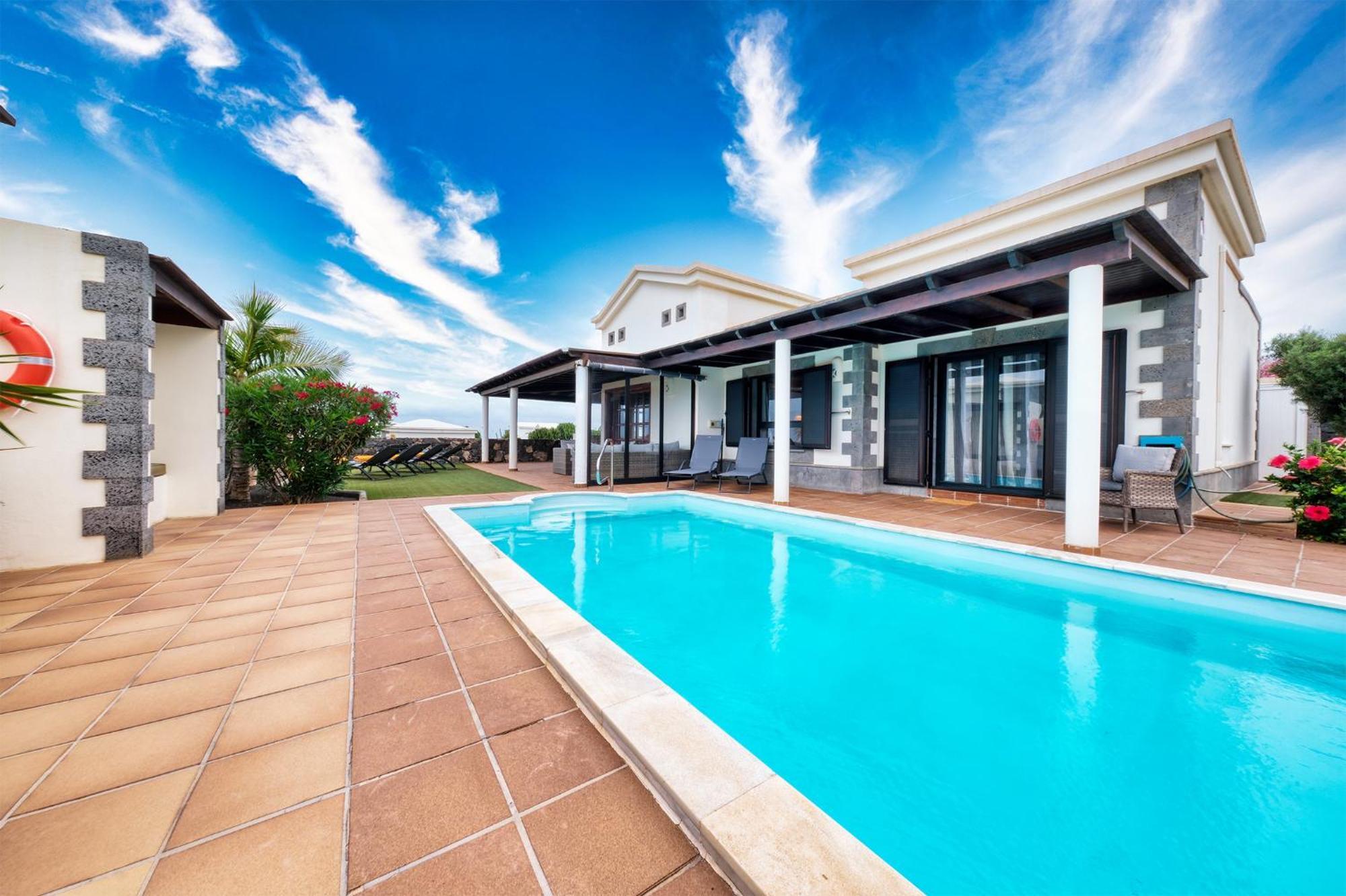 Endless Summer-sea Views Holiday home *